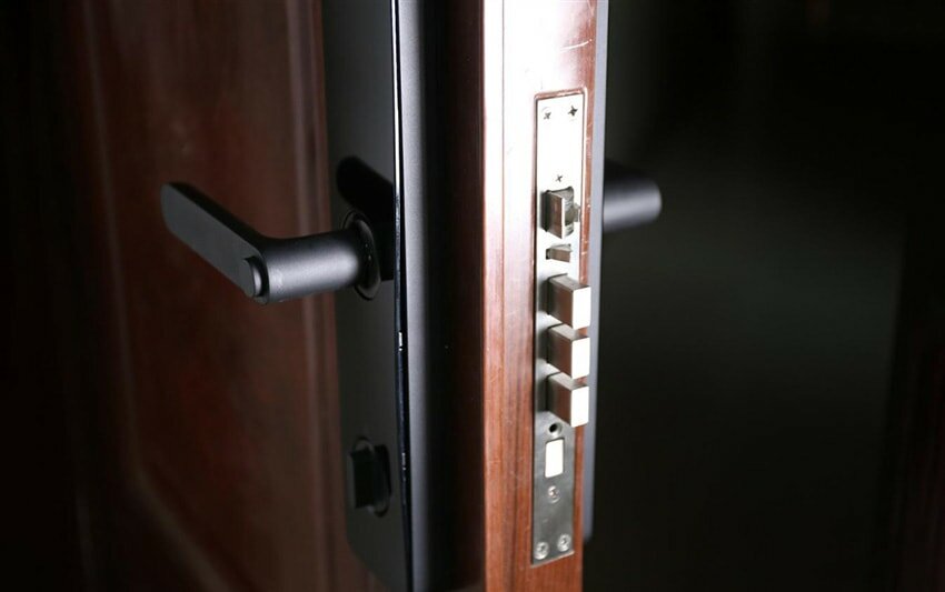 Xiaomi Mijia Smart Door Lock в двери